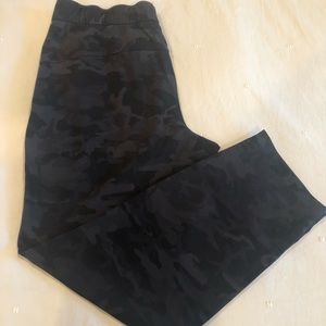 Lululemon Stretch High Rise 7/8 Length Pants